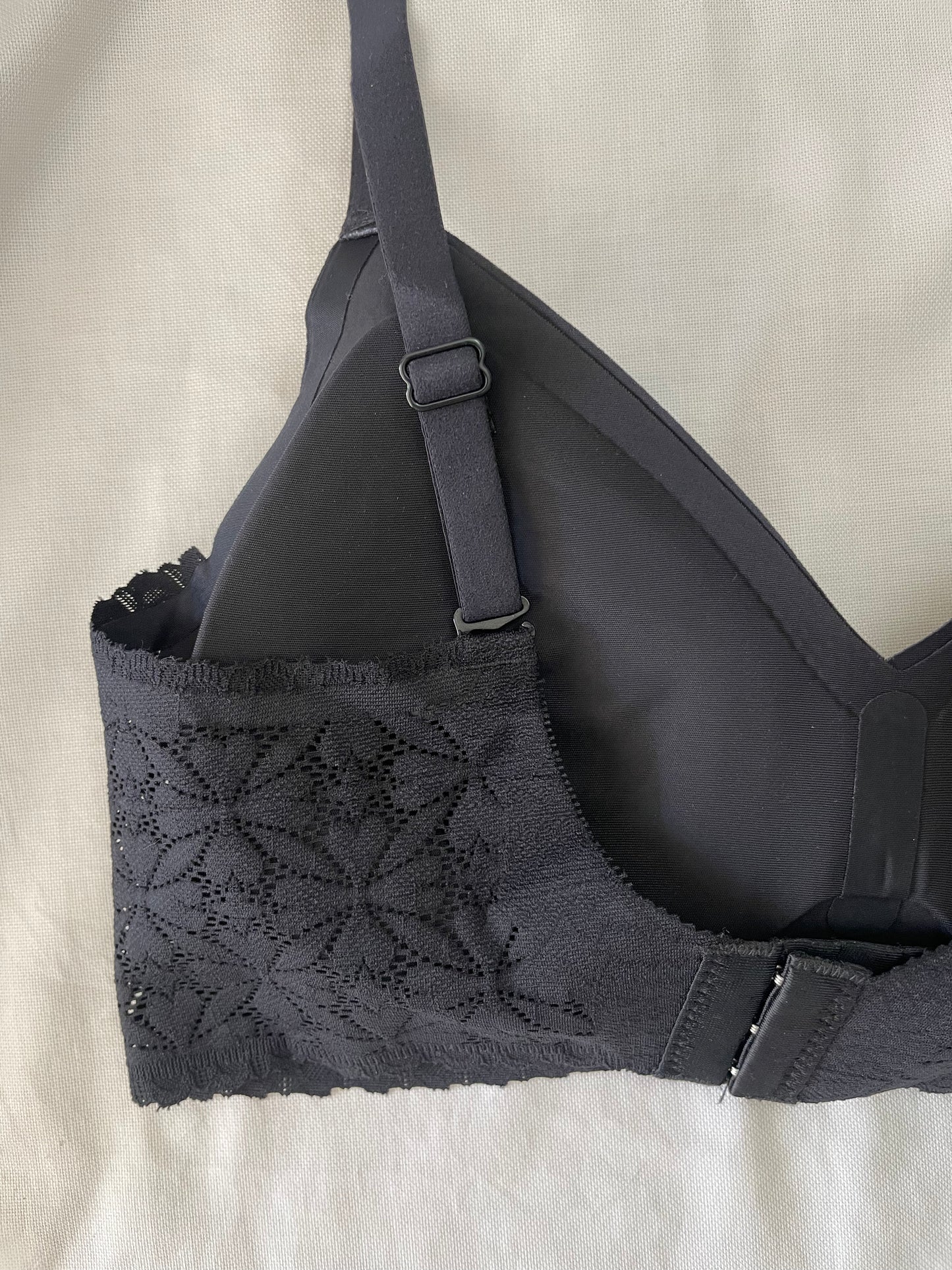 Dalia Bra