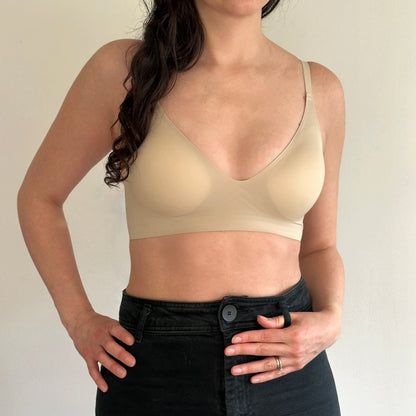 V-neck Triangle Bra | Copa A y B - Minimalista y uso diario.