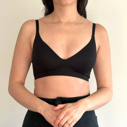 V-neck Triangle Bra | Copa A y B - Minimalista y uso diario.